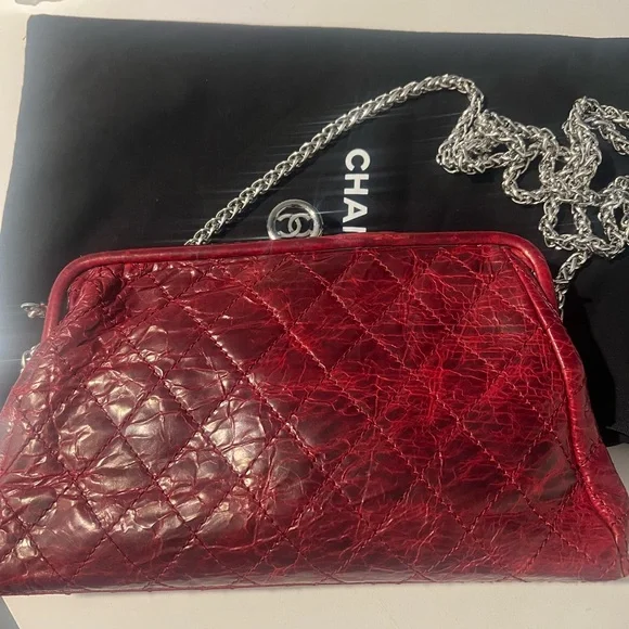 Traded DO NOT BUY
 runway clutch - Picture 2 of 13